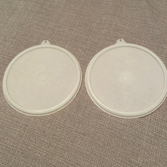 Tupperware Lot of 2 Replacement C Lids in Great Condition - Picture 1 of 4
